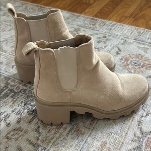 Steve Madden - size 6 chunky boots